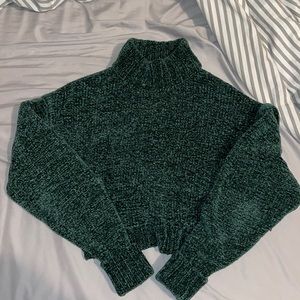 emerald green cropped turtleneck